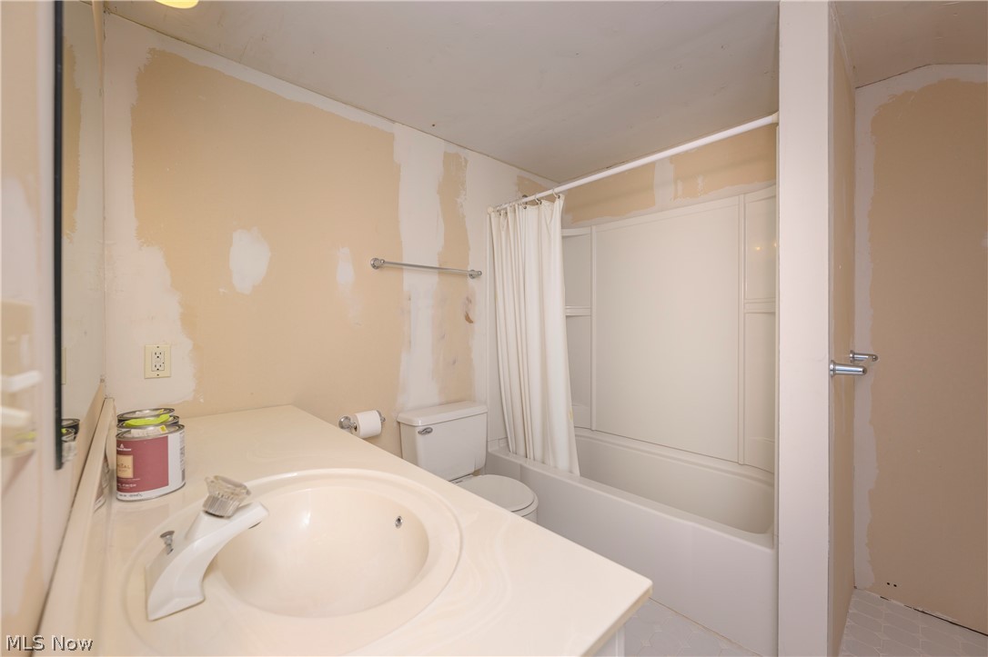 12201 King Church Avenue NW Uniontown OH 44685