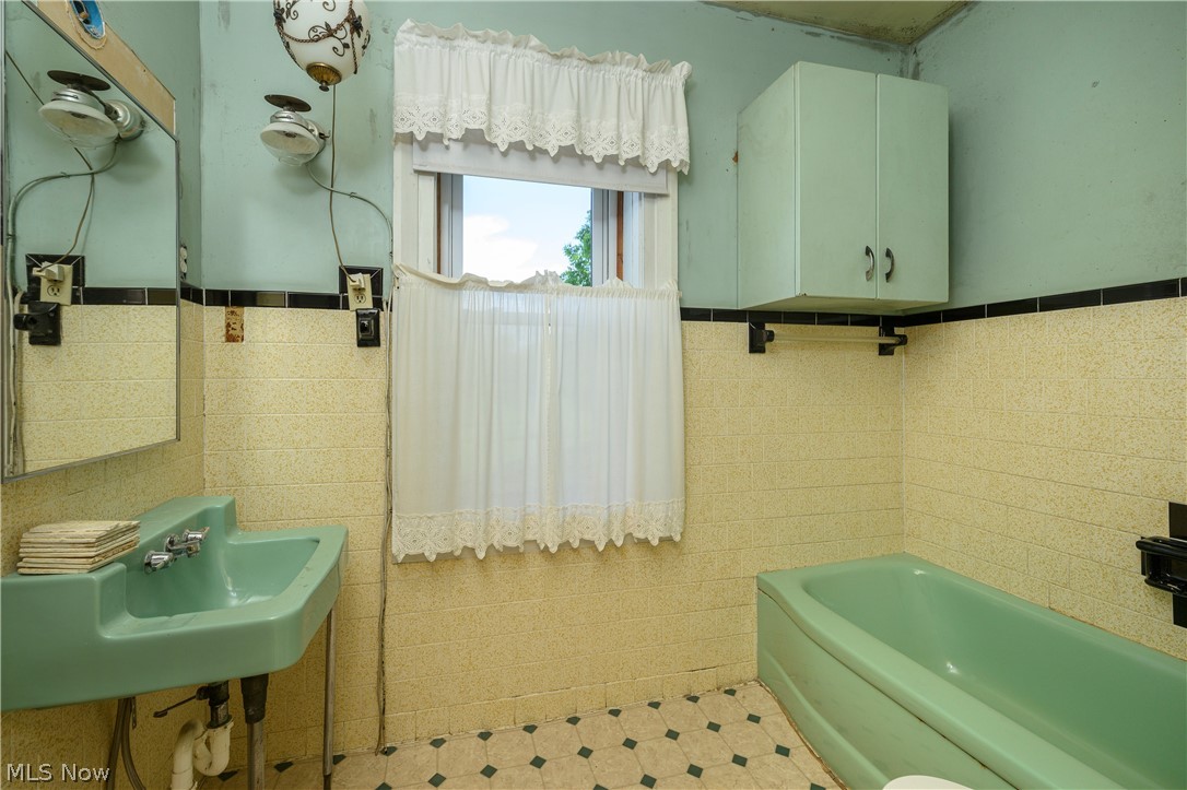 12201 King Church Avenue NW Uniontown OH 44685