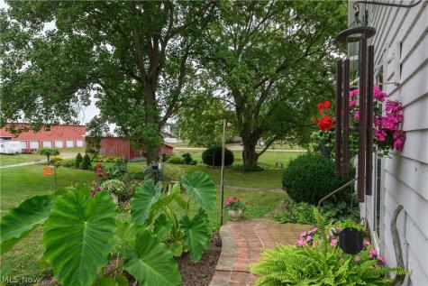 12201 King Church Avenue NW Uniontown OH 44685