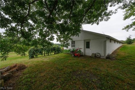 12201 King Church Avenue NW Uniontown OH 44685
