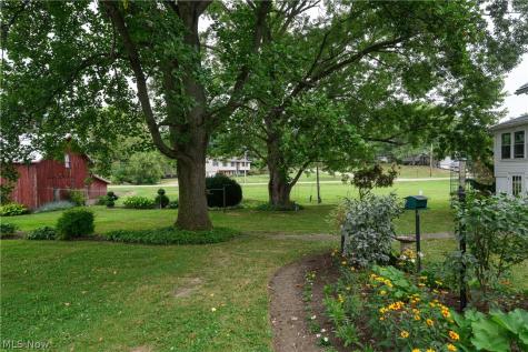 12201 King Church Avenue NW Uniontown OH 44685