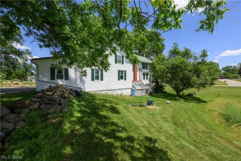 12201 King Church Avenue NW Uniontown OH 44685