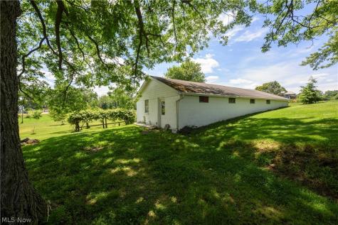 12201 King Church Avenue NW Uniontown OH 44685