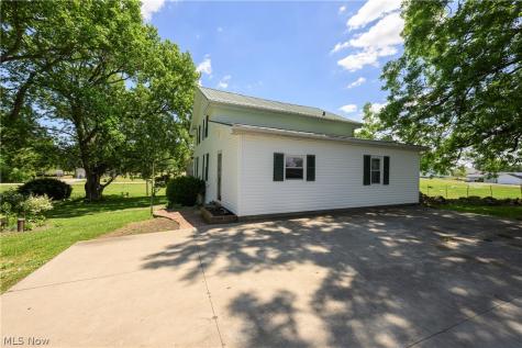 12201 King Church Avenue NW Uniontown OH 44685