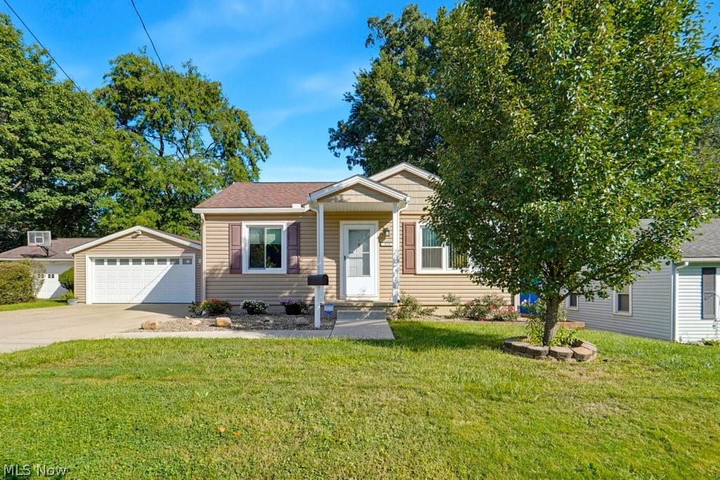 379 Stanford Street Akron OH 44314