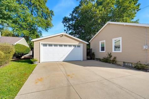 379 Stanford Street Akron OH 44314