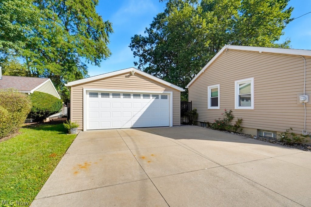 379 Stanford Street Akron OH 44314