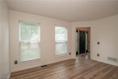 6526 Sugargrove Circle NE Canton OH 44721