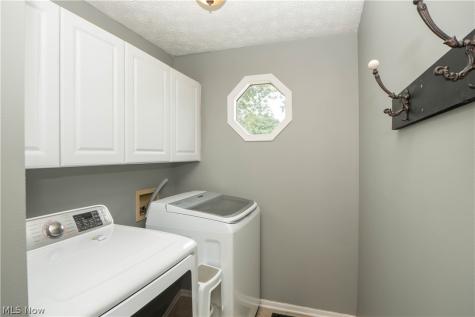 6526 Sugargrove Circle NE Canton OH 44721