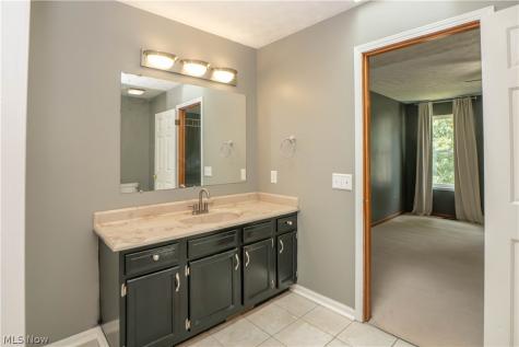 6526 Sugargrove Circle NE Canton OH 44721