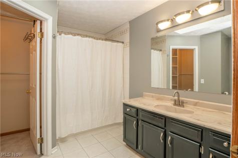 6526 Sugargrove Circle NE Canton OH 44721