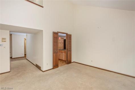 12616 Cedar Road Cleveland Heights OH 44106