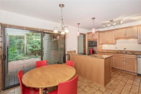 12616 Cedar Road Cleveland Heights OH 44106