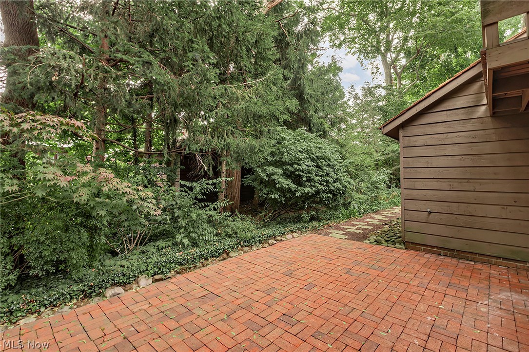 12616 Cedar Road Cleveland Heights OH 44106