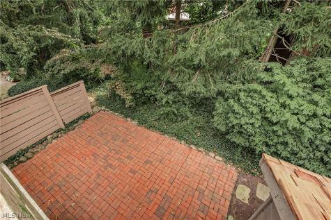 12616 Cedar Road Cleveland Heights OH 44106
