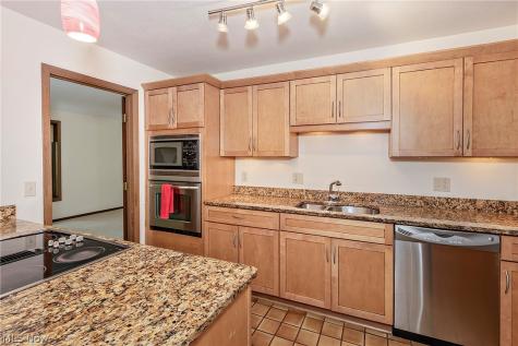 12616 Cedar Road Cleveland Heights OH 44106