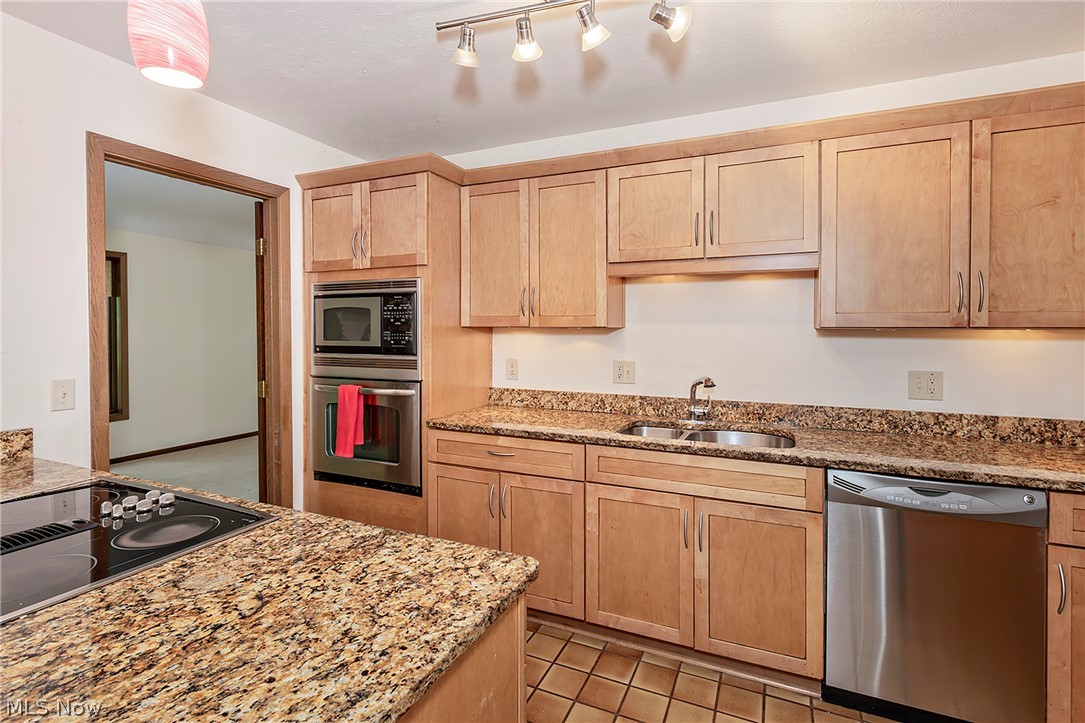 12616 Cedar Road Cleveland Heights OH 44106