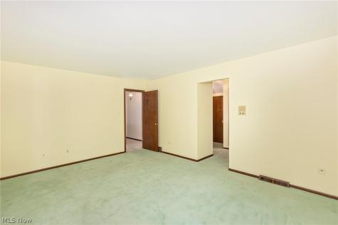 12616 Cedar Road Cleveland Heights OH 44106