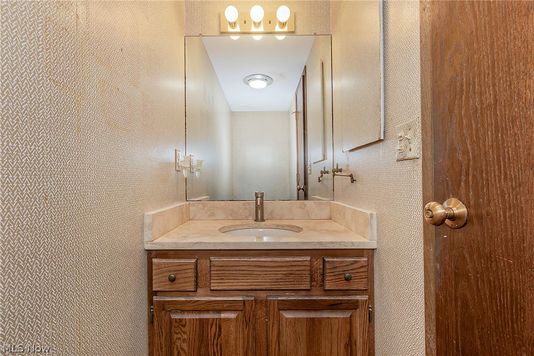 12616 Cedar Road Cleveland Heights OH 44106