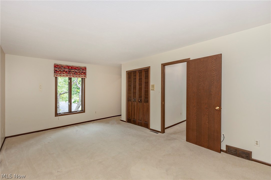 12616 Cedar Road Cleveland Heights OH 44106