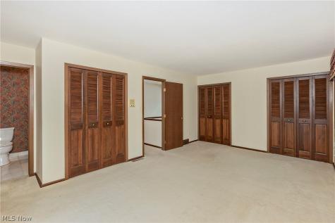 12616 Cedar Road Cleveland Heights OH 44106