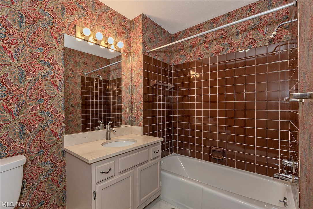 12616 Cedar Road Cleveland Heights OH 44106