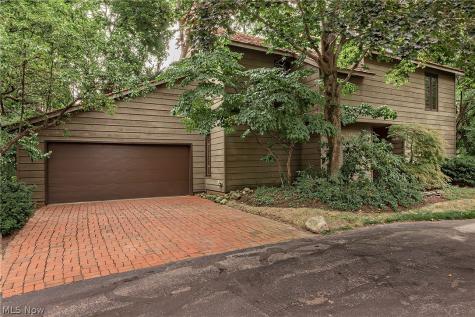 12616 Cedar Road Cleveland Heights OH 44106