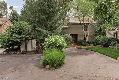 12616 Cedar Road Cleveland Heights OH 44106