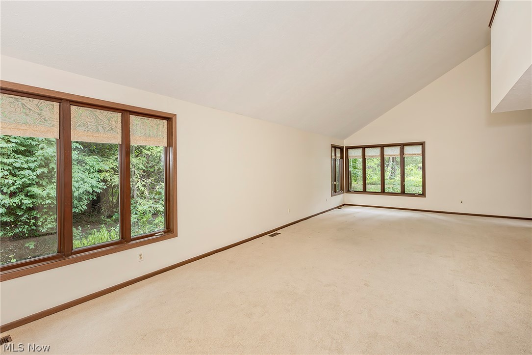 12616 Cedar Road Cleveland Heights OH 44106