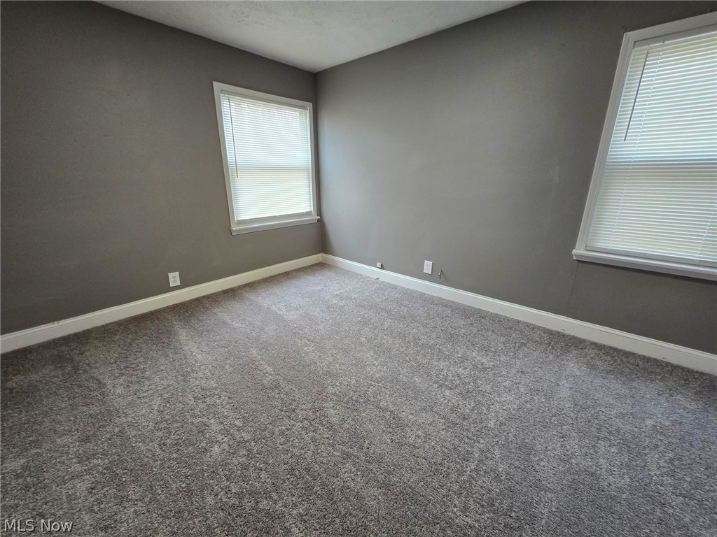 2044 N Green Road Cleveland OH 44121