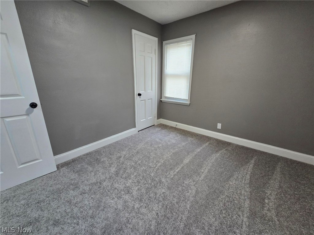 2044 N Green Road Cleveland OH 44121