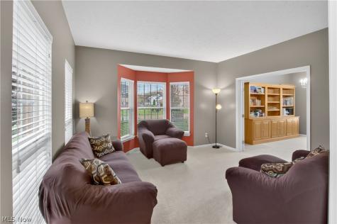 136 Stonesthrow Drive Berea OH 44017