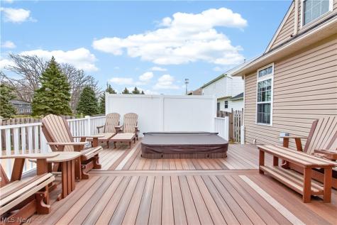 136 Stonesthrow Drive Berea OH 44017