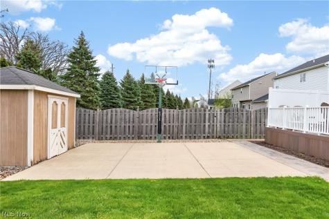 136 Stonesthrow Drive Berea OH 44017