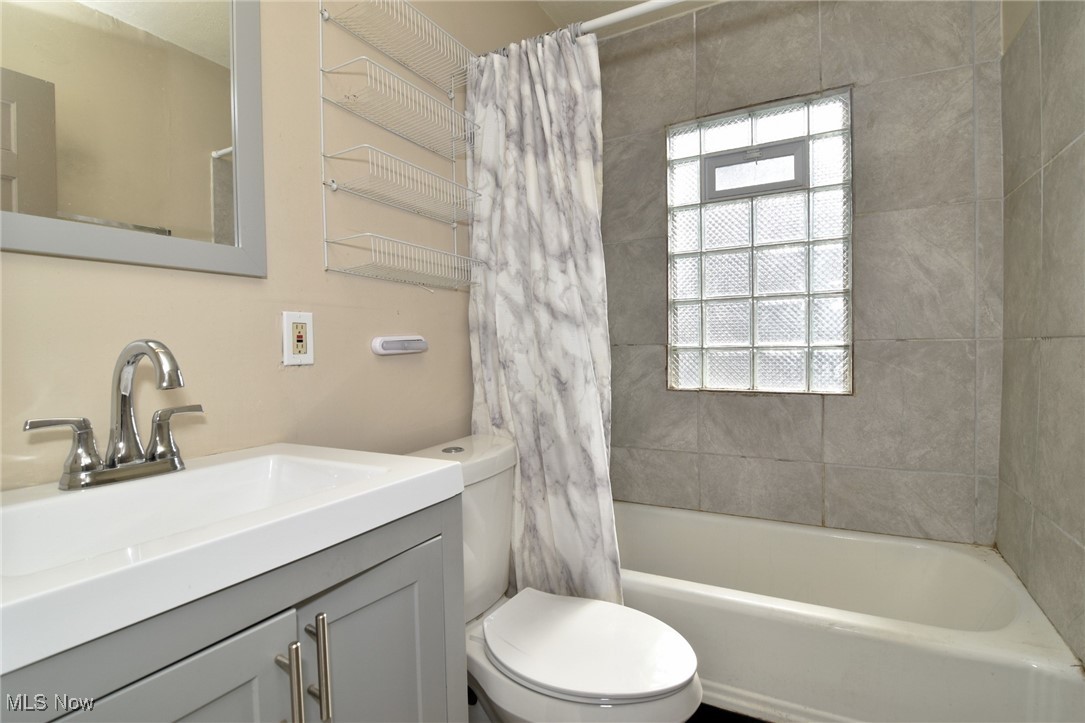 11909 Mortimer Avenue Cleveland OH 44111