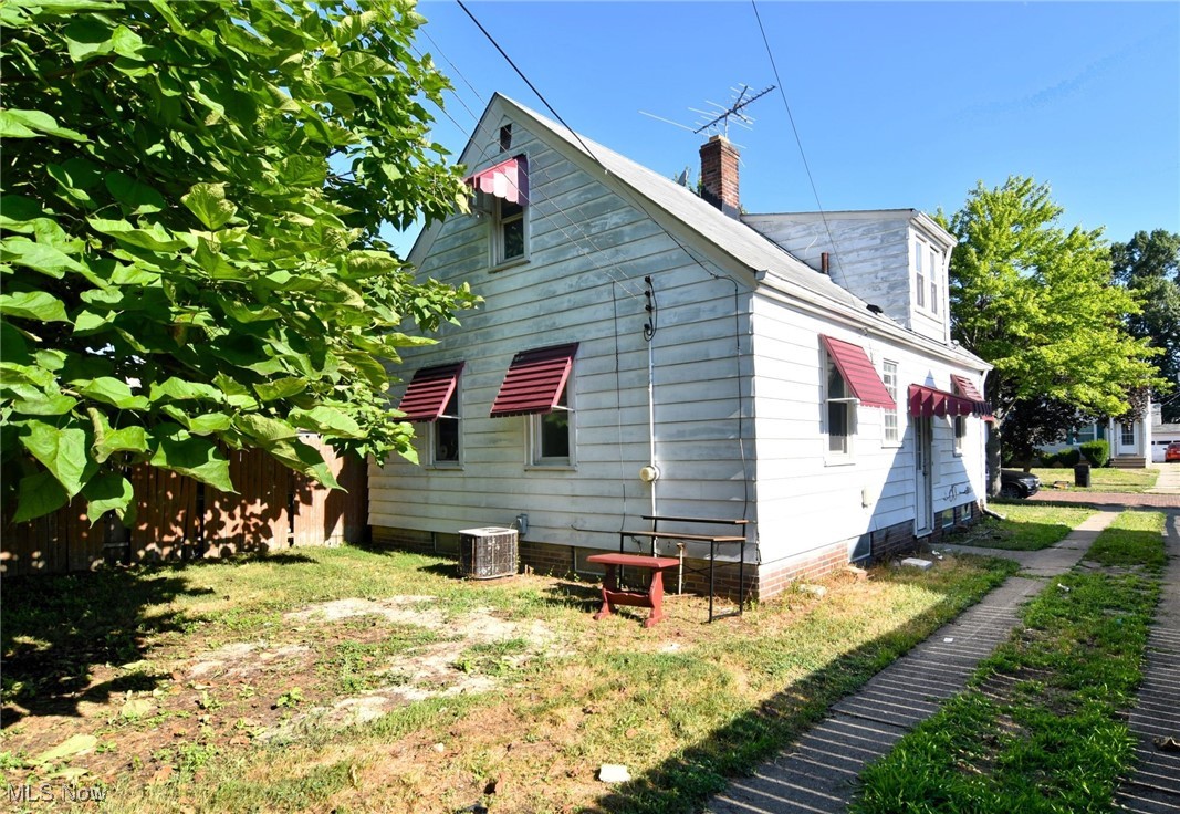 11909 Mortimer Avenue Cleveland OH 44111