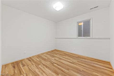 1049 N Medina Line Road Akron OH 44333