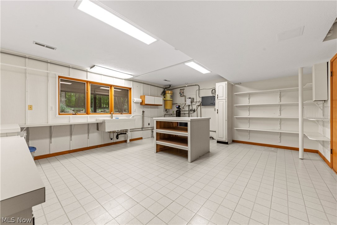 1049 N Medina Line Road Akron OH 44333