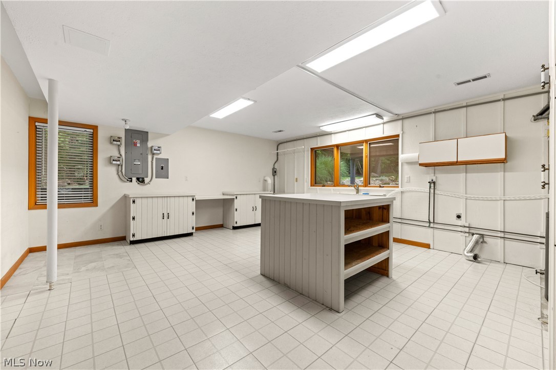 1049 N Medina Line Road Akron OH 44333