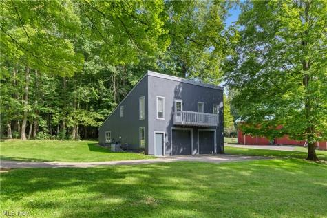 1049 N Medina Line Road Akron OH 44333