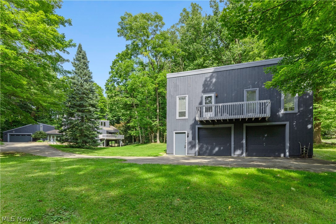 1049 N Medina Line Road Akron OH 44333