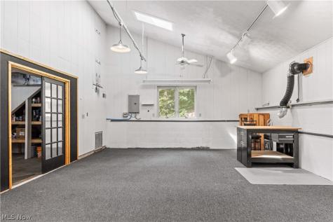 1049 N Medina Line Road Akron OH 44333