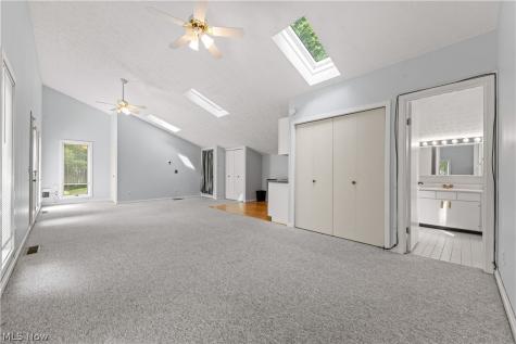 1049 N Medina Line Road Akron OH 44333