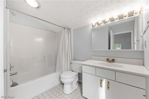 1049 N Medina Line Road Akron OH 44333