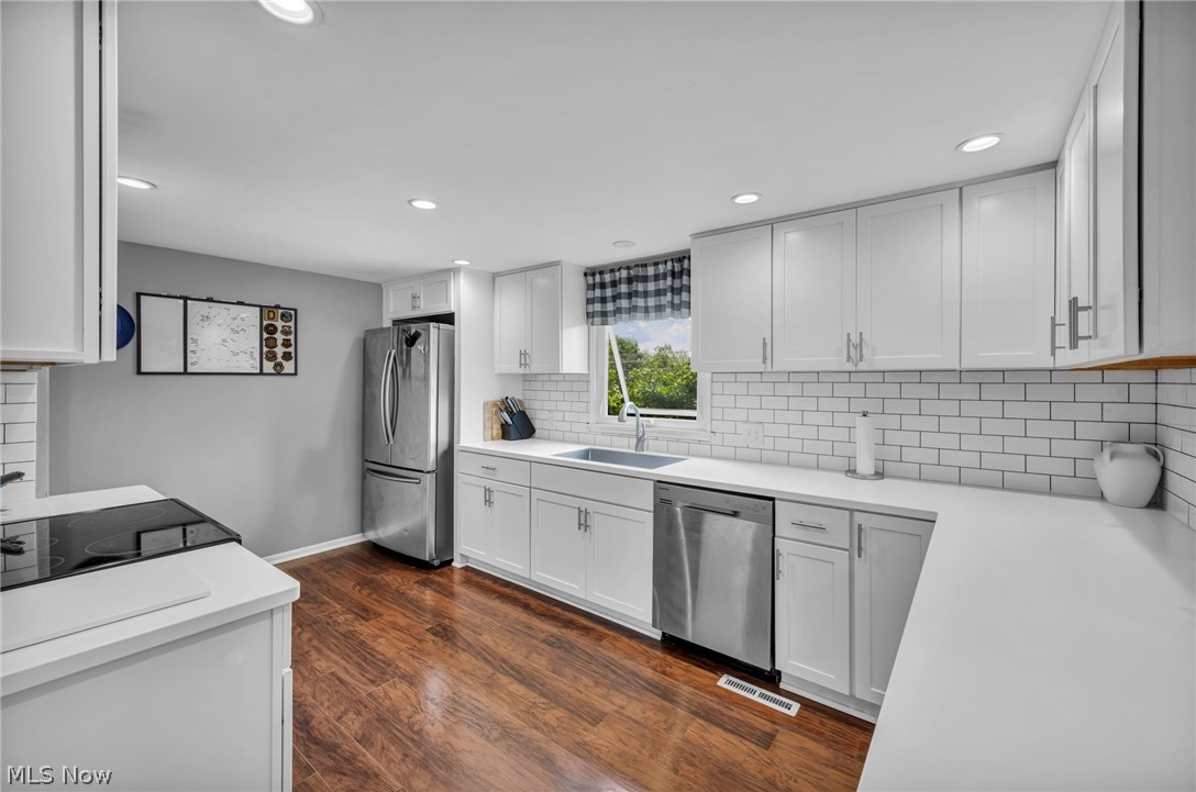 5814 Lake Cable Avenue NW Canton OH 44718