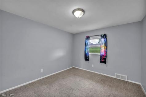 5814 Lake Cable Avenue NW Canton OH 44718