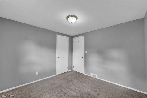 5814 Lake Cable Avenue NW Canton OH 44718
