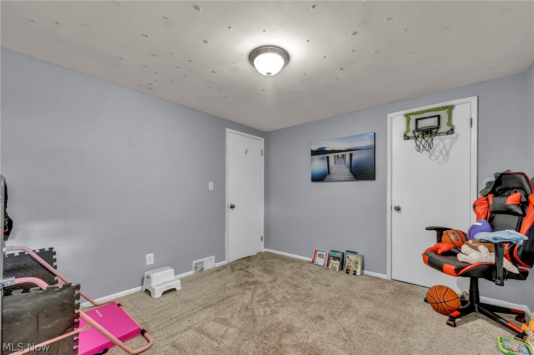 5814 Lake Cable Avenue NW Canton OH 44718