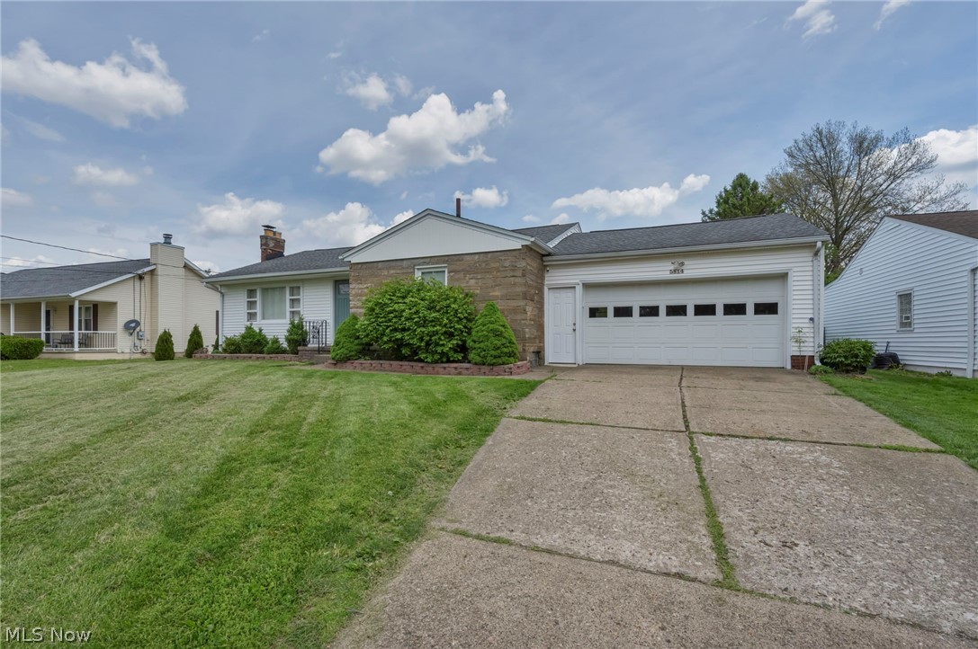 5814 Lake Cable Avenue NW Canton OH 44718