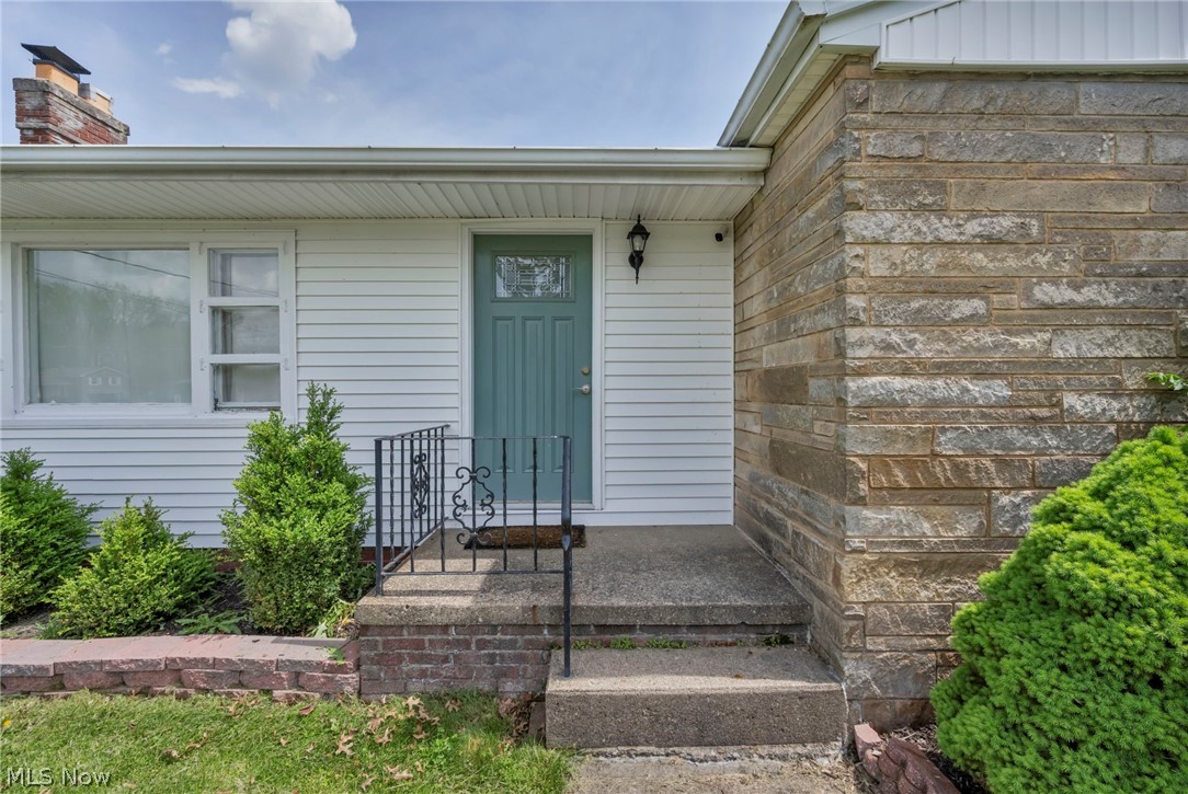5814 Lake Cable Avenue NW Canton OH 44718